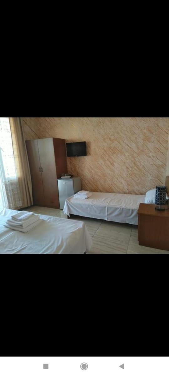 Geno Guest House Kvariati Kamer foto